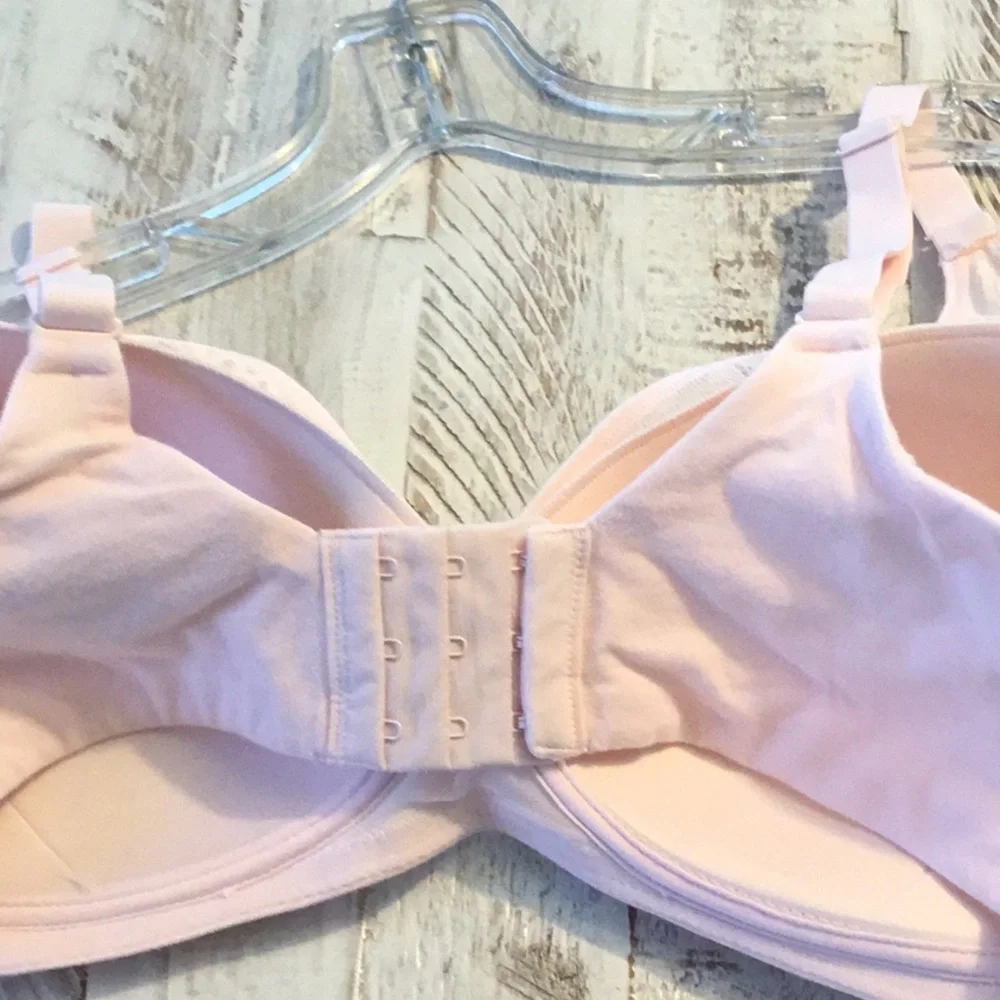 5 Bali “Breathe” wireless comfort bras